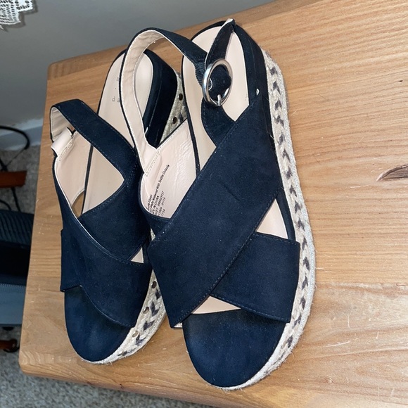 🚫SOLD🚫 Black Buckle Wedges 🖤 👡 - Picture 7 of 15